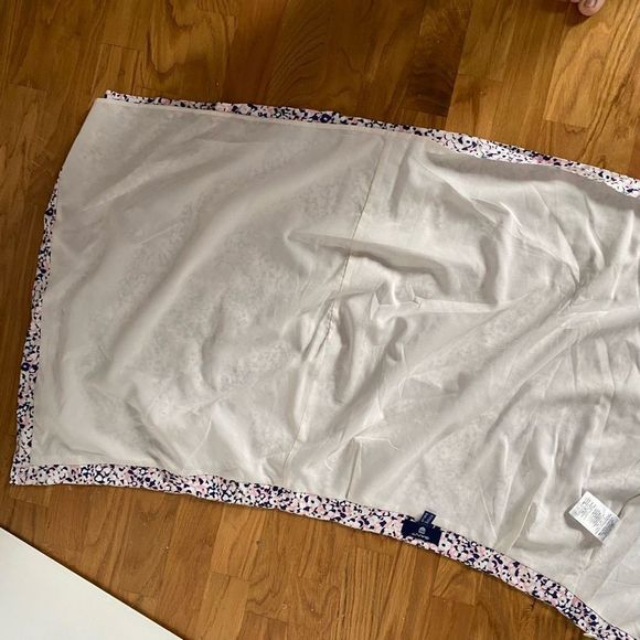 Gant Stretch Broadcloth Ditzy Flower Navy and Pink Wrap Skirt Size 6, MSRP $185 - Picture 13 of 16